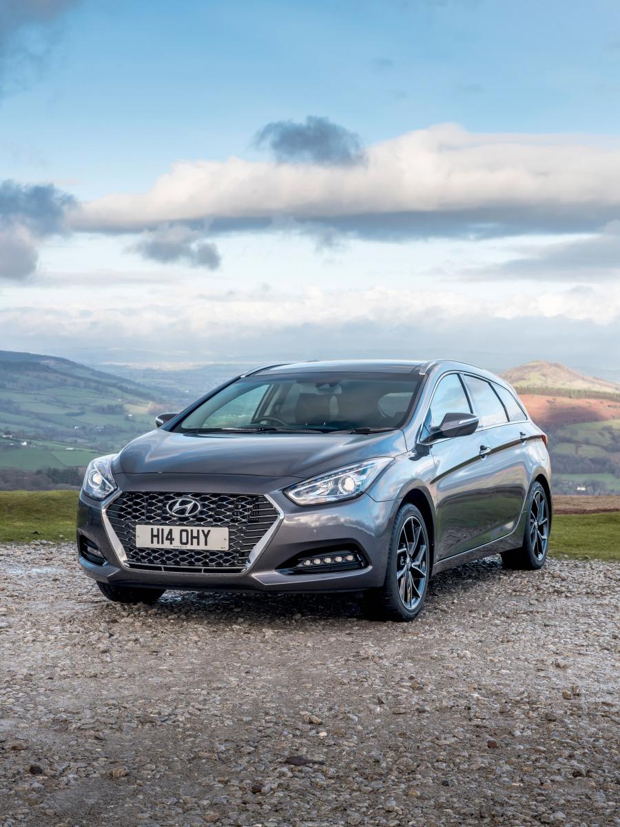 Hyundai i40 Tourer 2019 года  (UK) (фото 18 из 40)